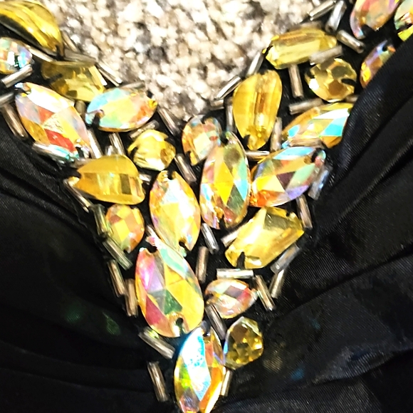 HANNAH S STRAPLESS JEWELED RUNCHED BLACK MINI COCKTAIL DRESS SIZE 2 - NWT - Picture 4 of 12